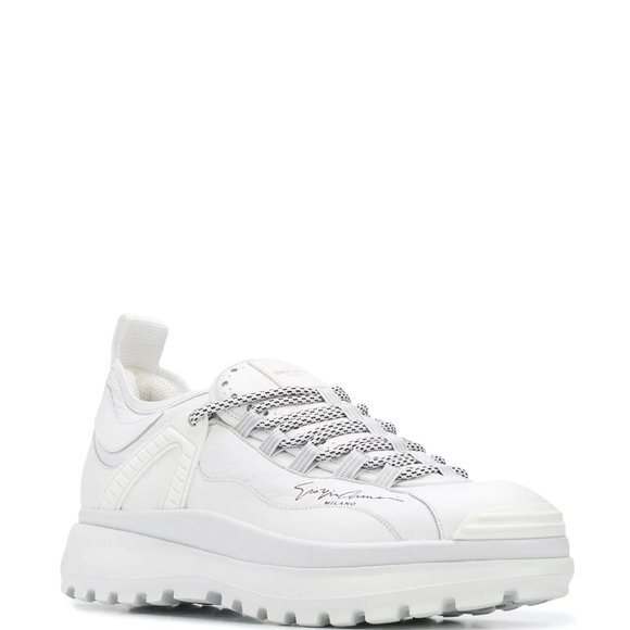 undefined Giorgio Armani logo patch low-top sneakers